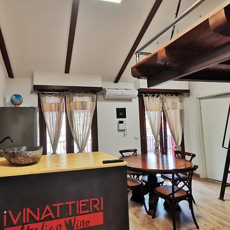 Regis B&B Camere Centro Storico Кивасо Екстериор снимка