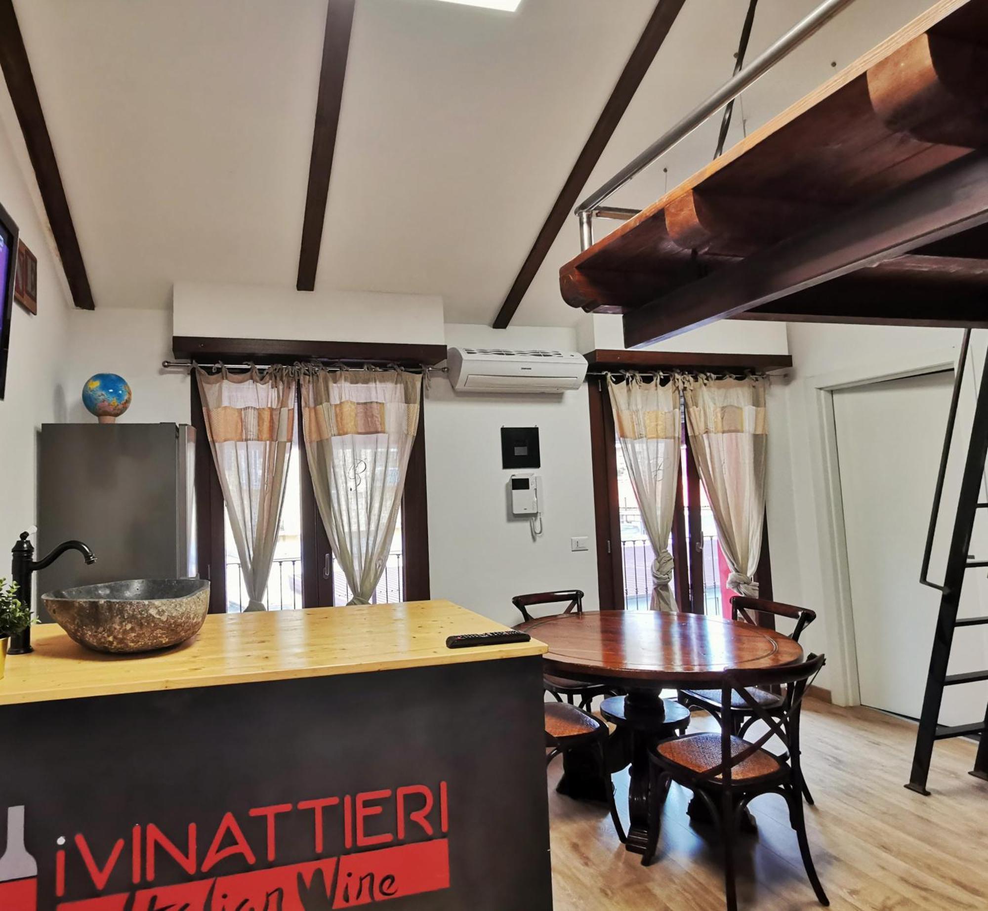 Regis B&B Camere Centro Storico Кивасо Екстериор снимка